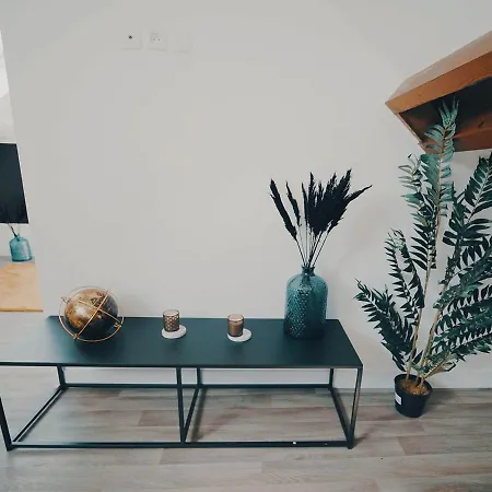 Ng Suitehome College דירה רובייש